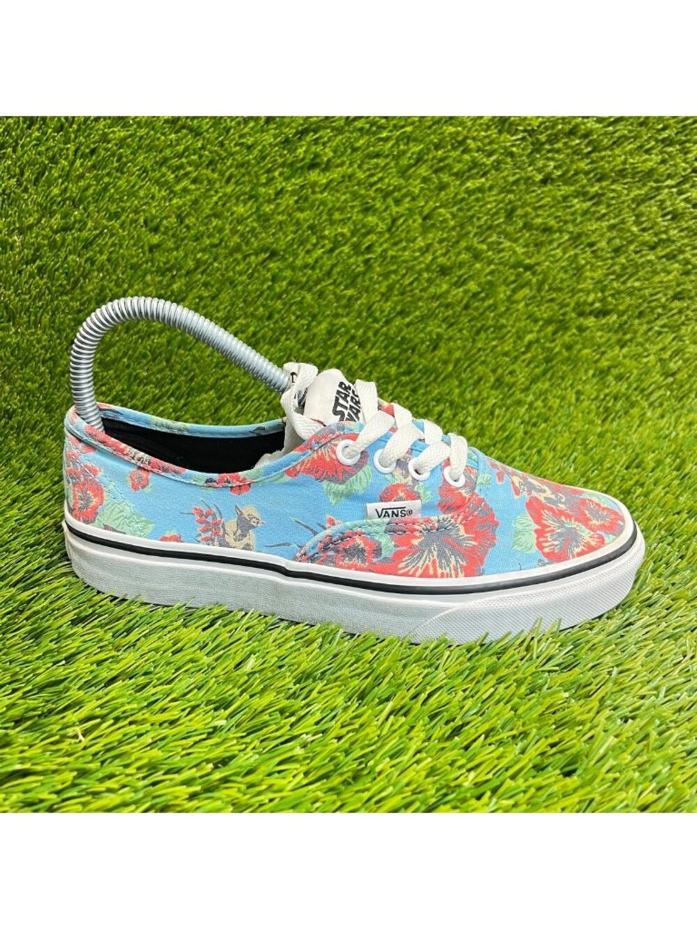 Vans Star Wars Yoda Aloha Floral Womens Size 6.5 Blue Walking Shoes Sneakers